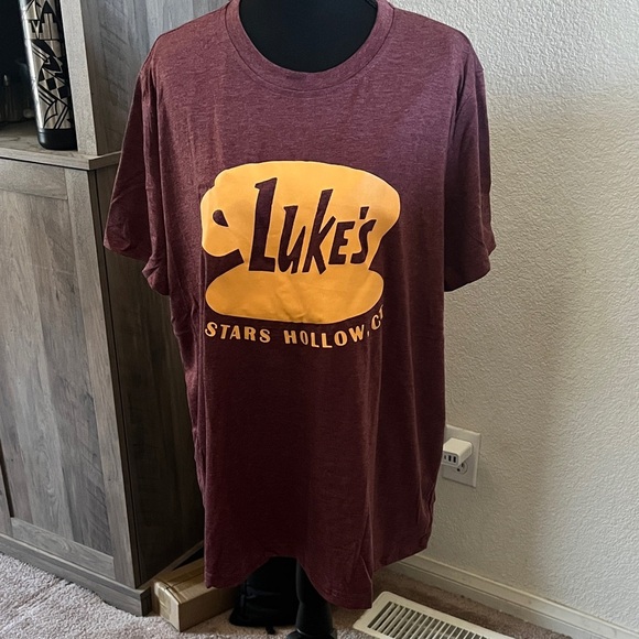 Tops - Luke's Stars Hollow Maroon T-Shirt